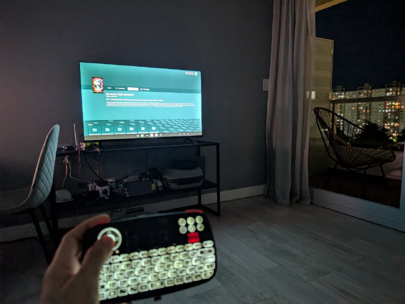 Steam Deck может выполнять функцию телеприставки.На него есть порт Android, в том числе Android TV. Если установить TorrServe и купить LazyMedia Deluxe - получится ультимативный медиаплеер, который можно как подключить к телевизору, так и использовать для просмотра контента в портативном режиме.Какая-нибудь дешёвая китайская Bluetooth-клавиатура вполне сгодится в качестве пульта.#steamdeck #android #пиратствоSteam Deck может выполнять функцию телеприставки.На него есть порт Android, в том числе Android TV. Если установить TorrServe и купить LazyMedia Deluxe - получится ультимативный медиаплеер, который можно как подключить к телевизору, так и использовать для просмотра контента в портативном режиме.Какая-нибудь дешёвая китайская Bluetooth-клавиатура вполне сгодится в качестве пульта.#steamdeck #android #пиратство